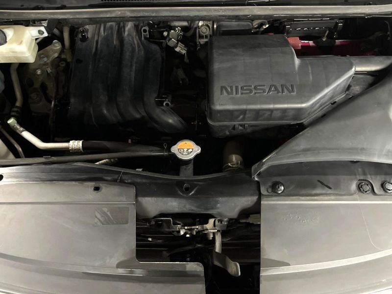 2014 Nissan Serena DAA-HFC26 (UW-6a924d4117831)[4]