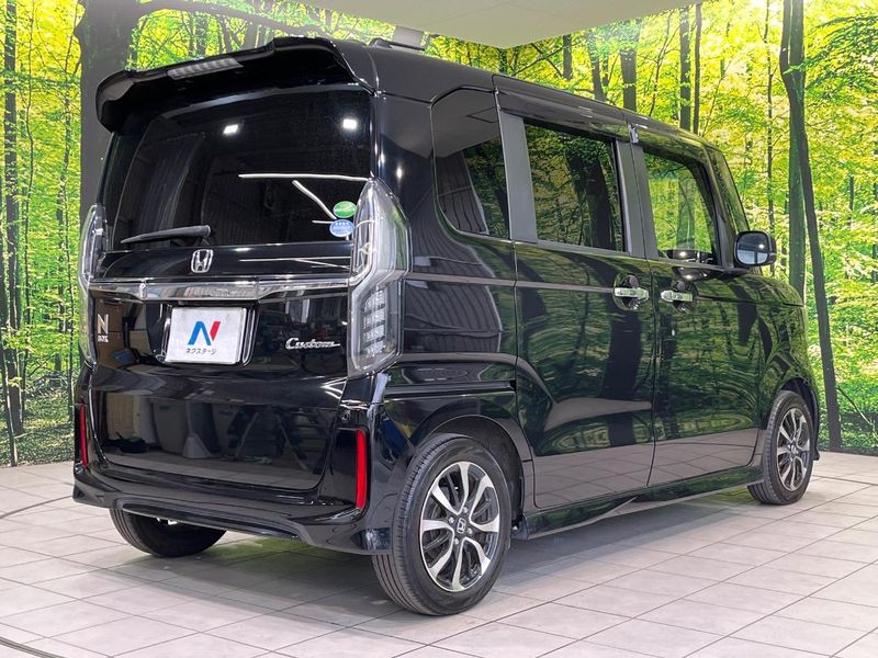 2018 Honda N-BOX CUSTOM DBA-JF3 (UW-6a924d75b913d)[17]