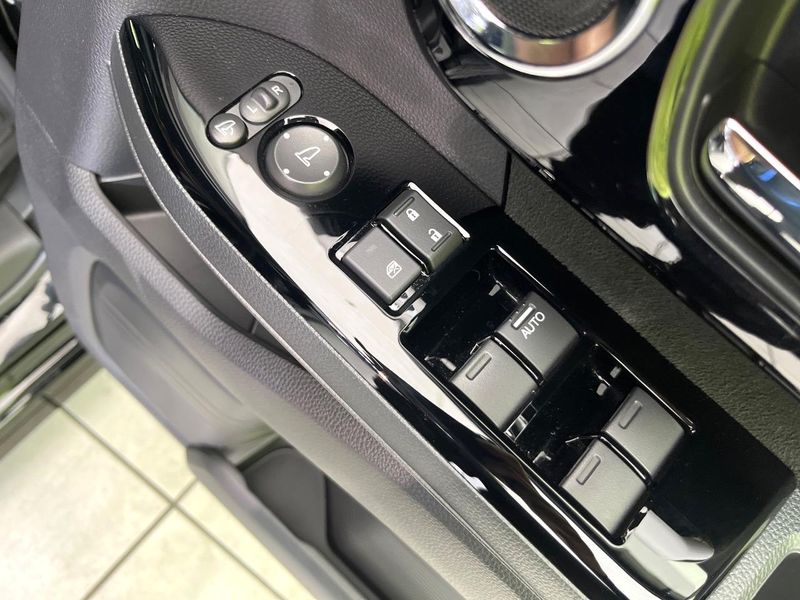 2023 Honda N-BOX CUSTOM 6BA-JF3 (UW-6a924d927ad5f)[26]
