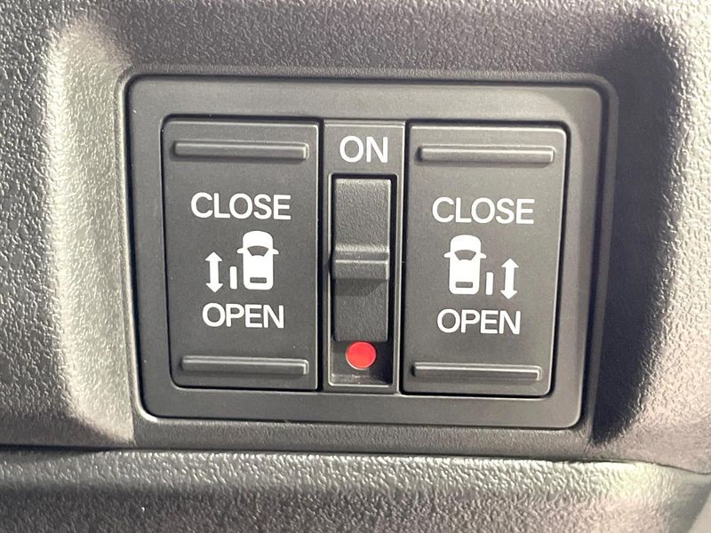 2024 Honda N-BOX CUSTOM 6BA-JF5 (UW-6a924da60f717)[24]