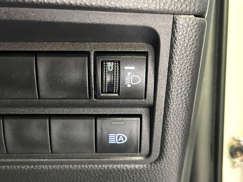 2021 Toyota Yaris 5BA-KSP210 (UW-6a924dda216a1)[21]
