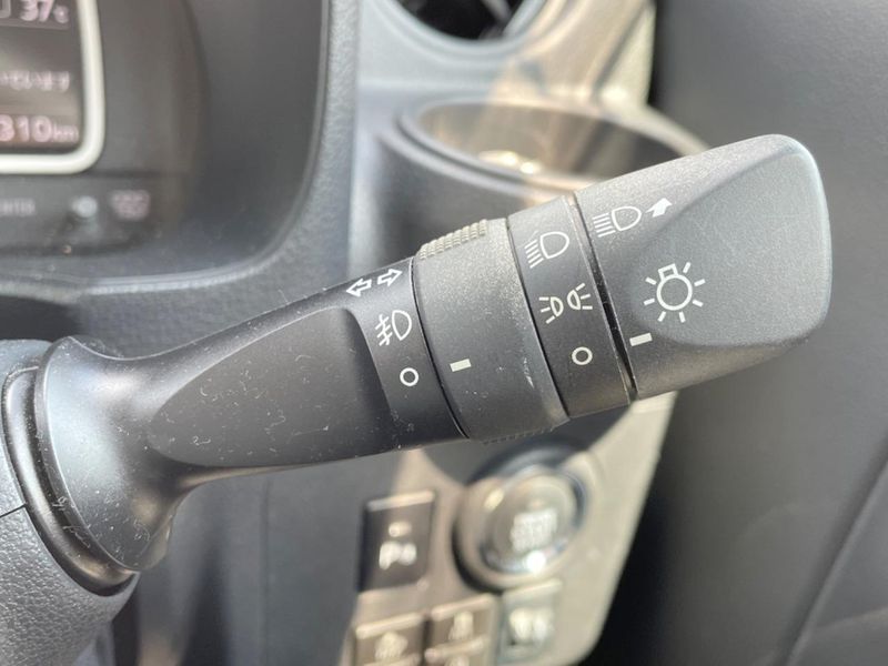 2018 Daihatsu Mira Tocot DBA-LA550S (UW-6a924df915855)[11]