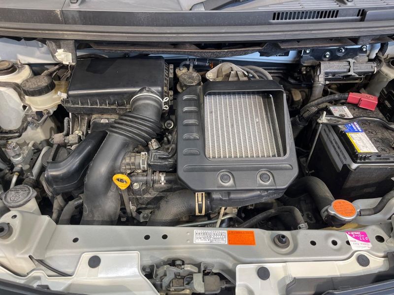 2017 Toyota Roomy DBA-M900A (UW-6a924e35d8ede)[4]