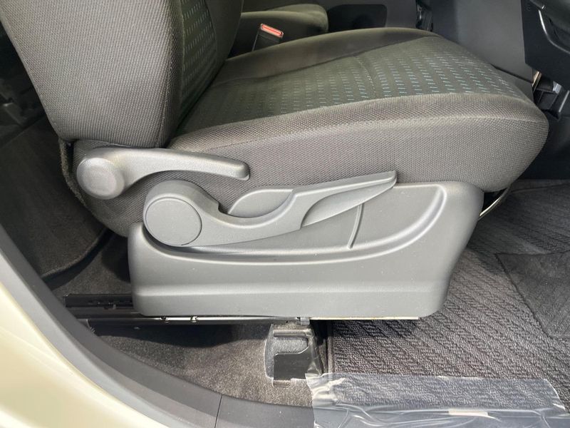 2021 Toyota Roomy 5BA-M900A (UW-6a924e3a83f9c)[23]