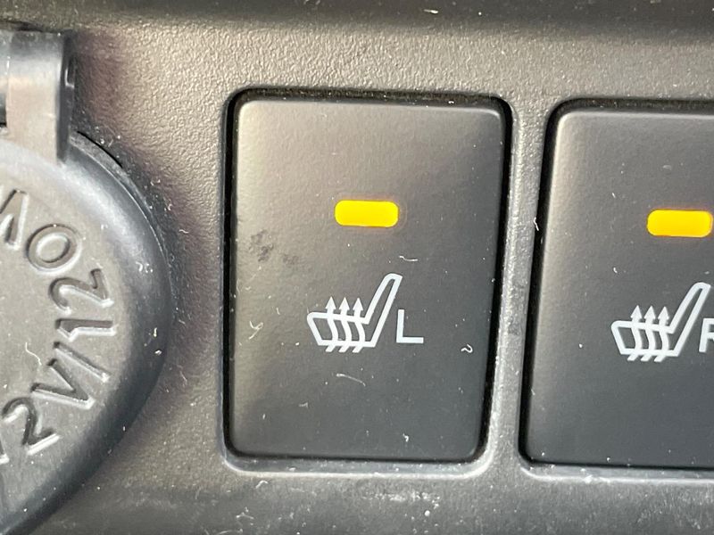 2018 Toyota Roomy DBA-M910A (UW-6a924e45214a7)[25]
