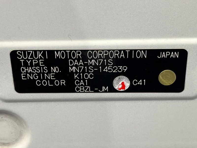 2019 Suzuki XBEE（クロスビー） DAA-MN71S (UW-6a924e880b64e)[1]