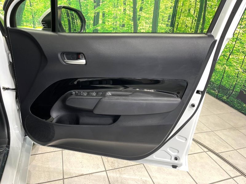 2021 Toyota Aqua 6AA-MXPK11 (UW-6a924ed04e2dd)[28]
