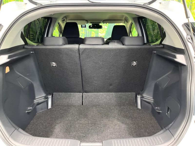 2021 Toyota Aqua 6AA-MXPK11 (UW-6a924ed04e2dd)[29]