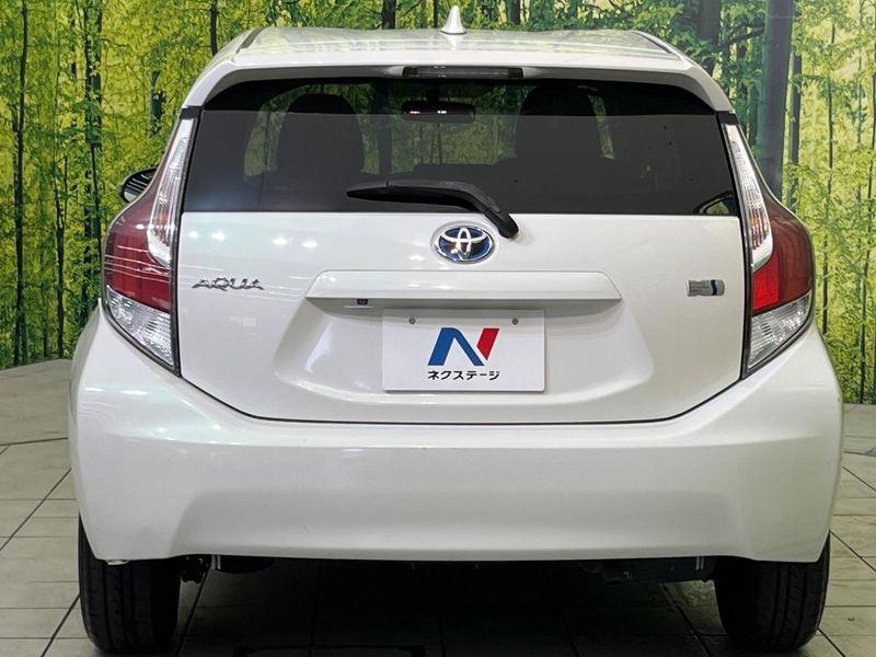 2015 Toyota Aqua DAA-NHP10 (UW-6a924f12ef48d)[9]