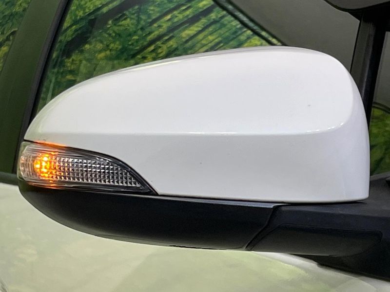 2015 Toyota Aqua DAA-NHP10 (UW-6a924f12ef48d)[15]