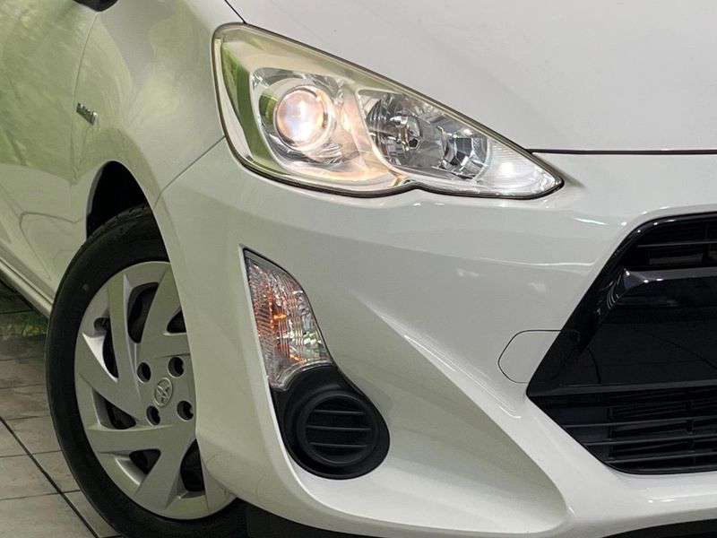 2015 Toyota Aqua DAA-NHP10 (UW-6a924f12ef48d)[13]