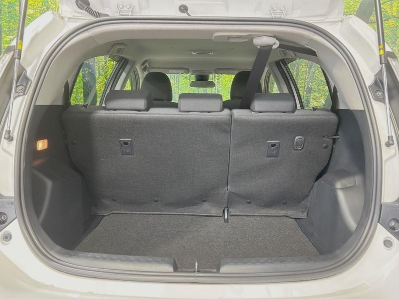 2016 Toyota Aqua DAA-NHP10 (UW-6a924f141cdf5)[12]