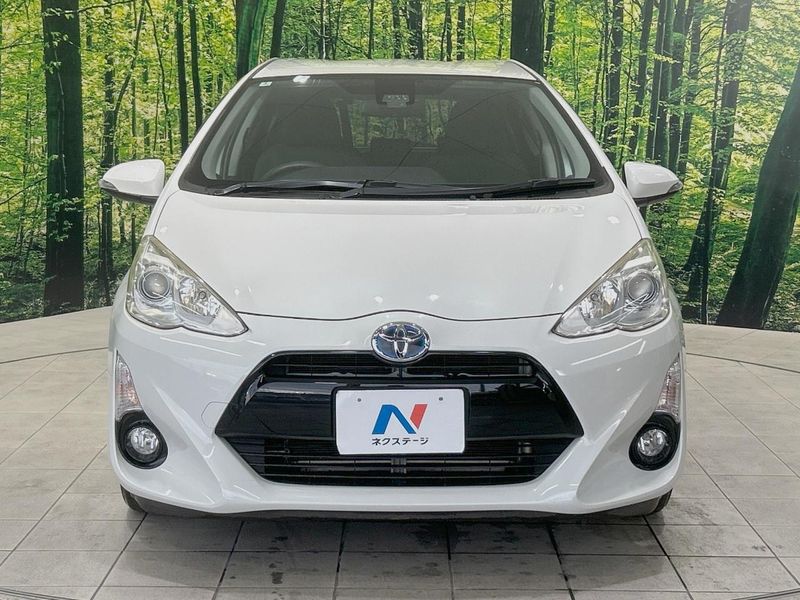2016 Toyota Aqua DAA-NHP10 (UW-6a924f141cdf5)[22]