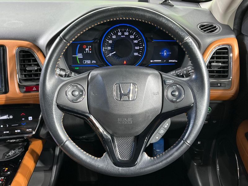 2014 Honda Vezel DAA-RU3 (UW-6a924f3f5acb0)[18]