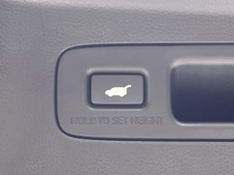 2023 Honda Vezel 6AA-RV5 (UW-6a924f4c4cabf)[25]