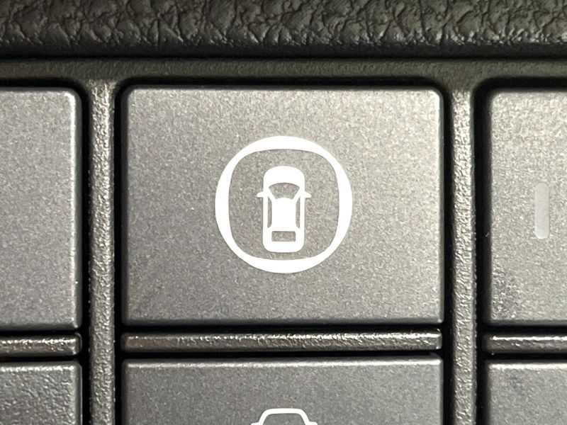 2021 Honda Vezel 6AA-RV6 (UW-6a924f519cb95)[25]