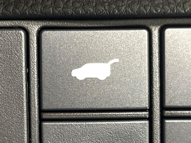 2021 Honda Vezel 6AA-RV6 (UW-6a924f519cb95)[27]