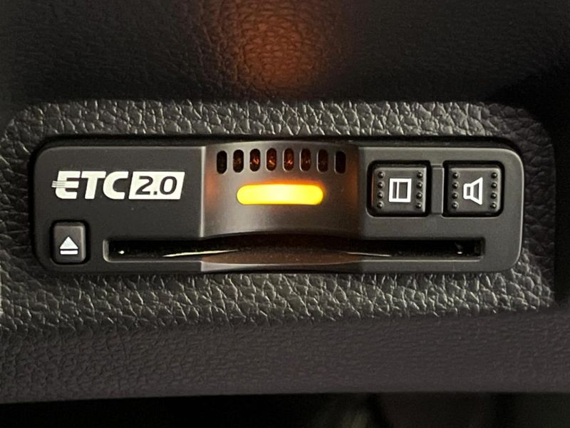 2021 Honda Vezel 6AA-RV6 (UW-6a924f519cb95)[28]