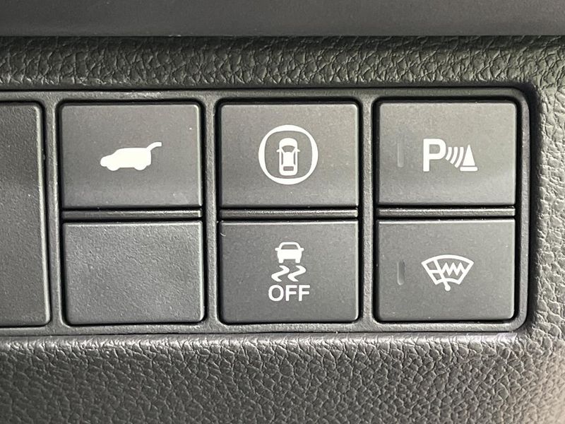 2021 Honda Vezel 6AA-RV6 (UW-6a924f51aedd7)[26]