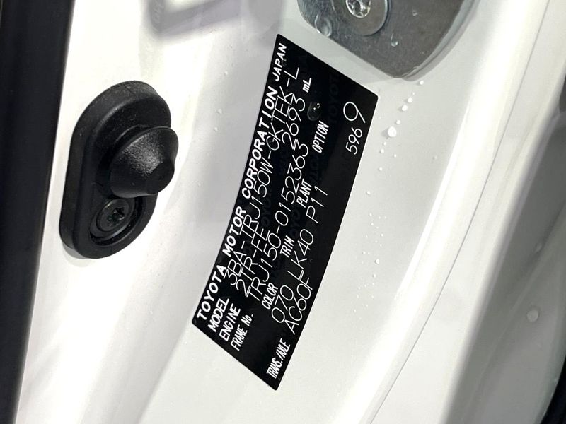2022 Toyota Land Cruiser Prado 3BA-TRJ150W (UW-6a924f7c07375)[1]