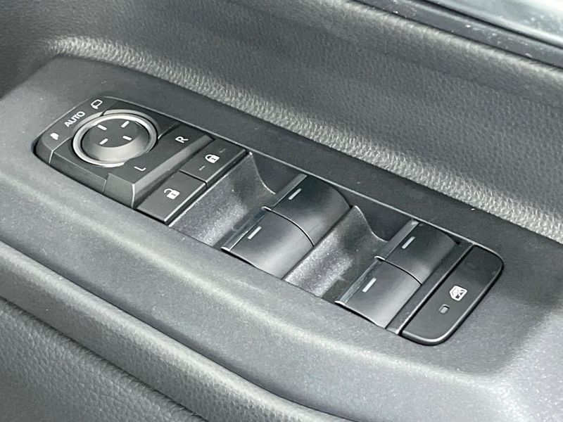 2025 Toyota Land Cruiser 250 3BA-TRJ250W (UW-6a924f873efa7)[4]