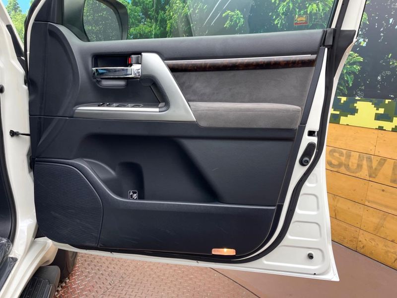 2013 Toyota Land Cruiser CBA-URJ202W (UW-6a924f8ac4d80)[24]