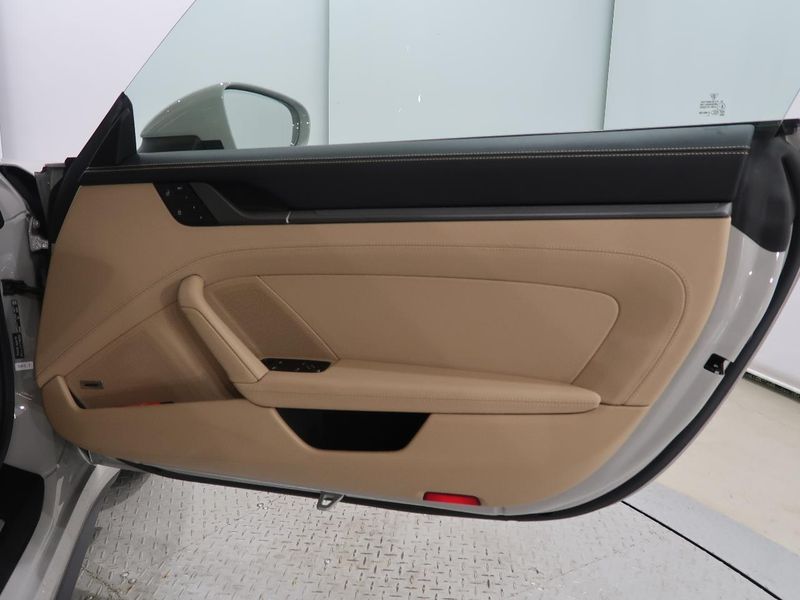 2024 Porsche 911 7BA-992NC1 (UW-6a924fb86b53a)[16]