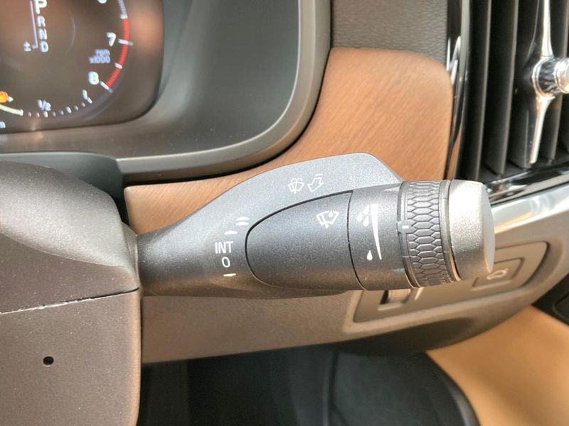 2017 Volvo S90 DBA-PB420 (UW-6a924fc0bf8d8)[25]
