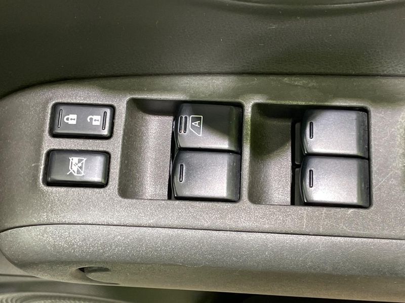 2010 Nissan Cube DBA-Z12 (UW-6a924fc6c9eca)[5]