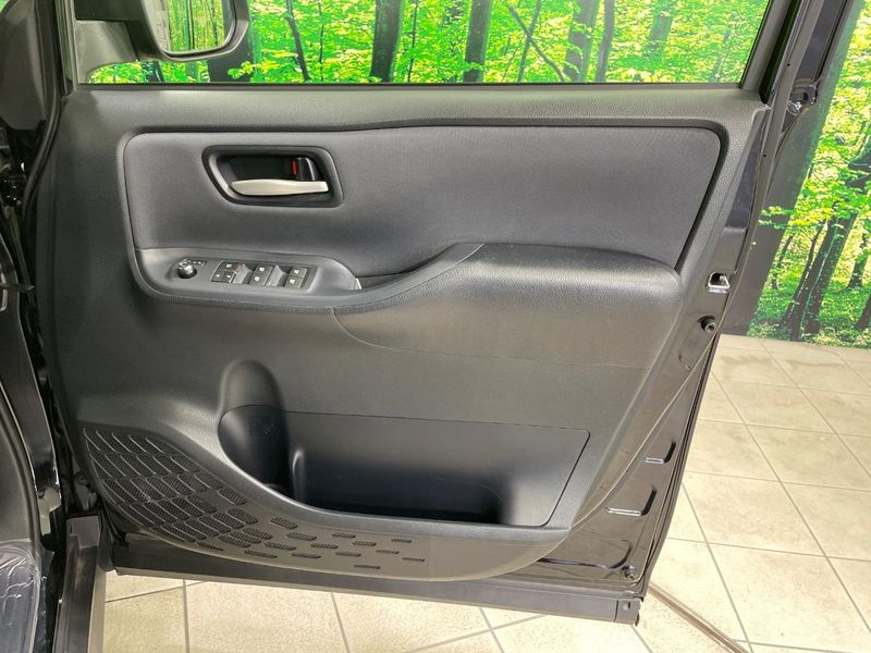 2014 Toyota Voxy DBA-ZRR80W (UW-6a924fd3e49ca)[21]