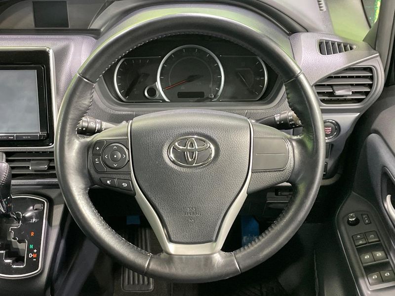 2014 Toyota Voxy DBA-ZRR80W (UW-6a924fd3e49ca)[20]