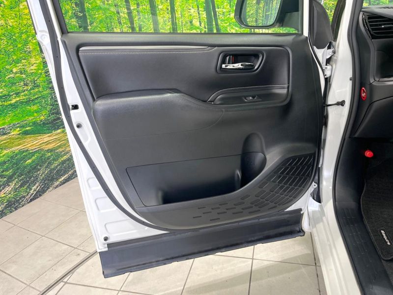 2015 Toyota Esquire DBA-ZRR80G (UW-6a924fd5e06e3)[7]