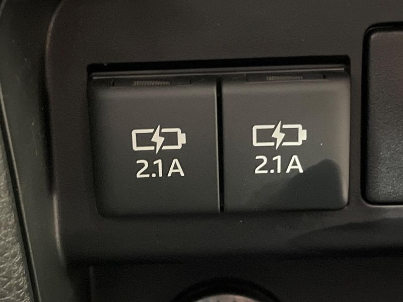 2018 Toyota Esquire DBA-ZRR80G (UW-6a924fdd75c6d)[18]