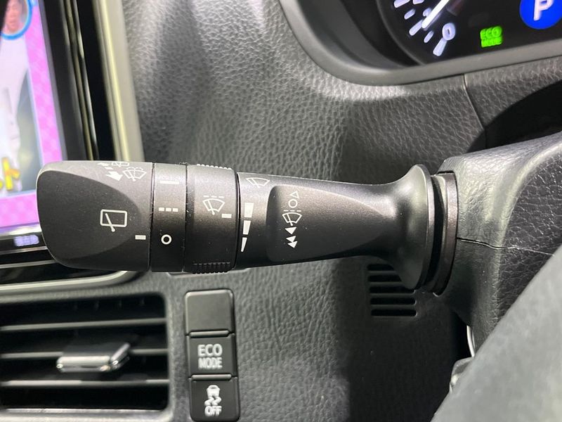2018 Toyota Esquire DBA-ZRR80G (UW-6a924fdd75c6d)[24]