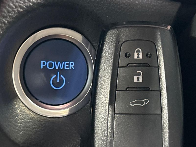 2023 Toyota Corolla Cross 6AA-ZVG11 (UW-6a924ff097d4e)[28]