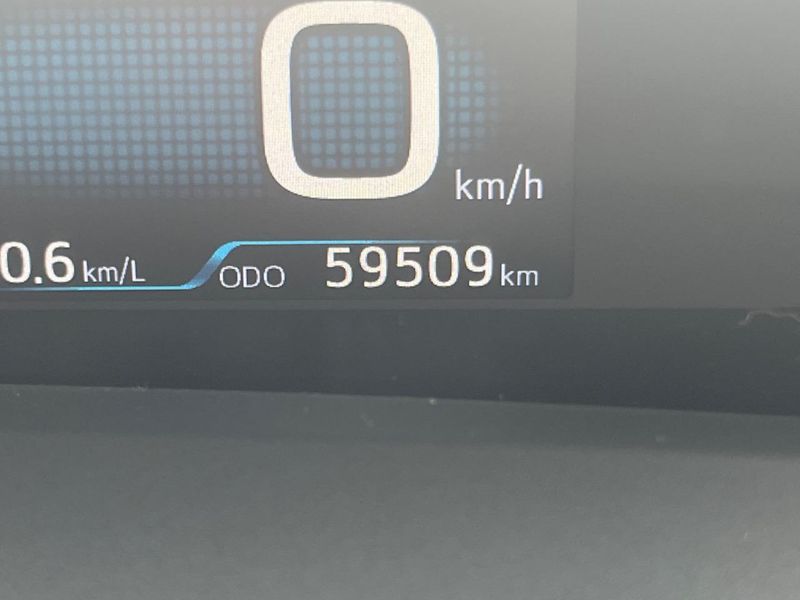 2017 Toyota Prius DAA-ZVW50 (UW-6a925001b83be)[2]