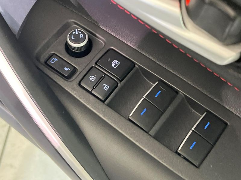 2018 Toyota Corolla Sport 6AA-ZWE211H (UW-6a925010be411)[25]