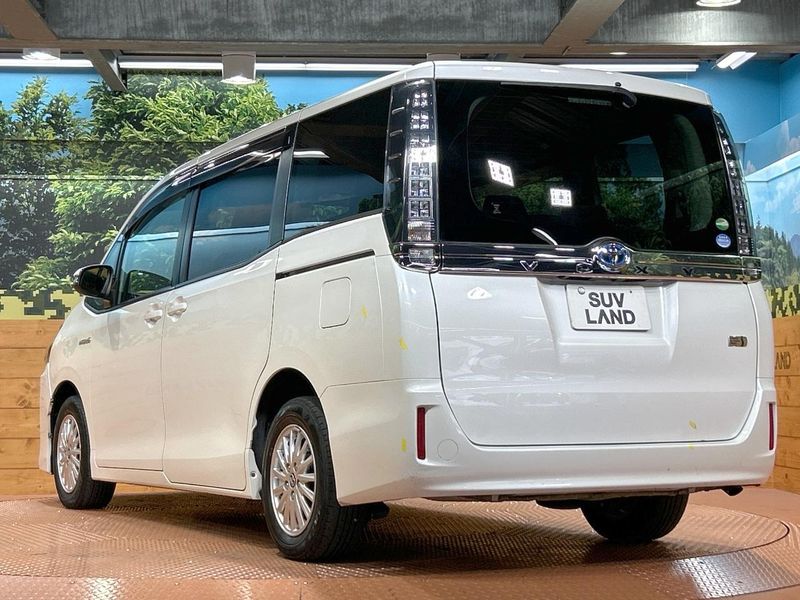 2015 Toyota Voxy DAA-ZWR80G (UW-6a925017386fa)[12]