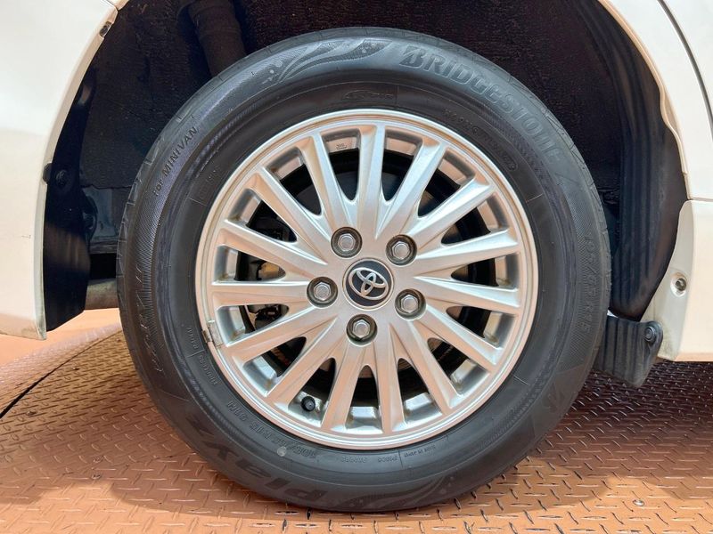 2015 Toyota Voxy DAA-ZWR80G (UW-6a925017386fa)[8]