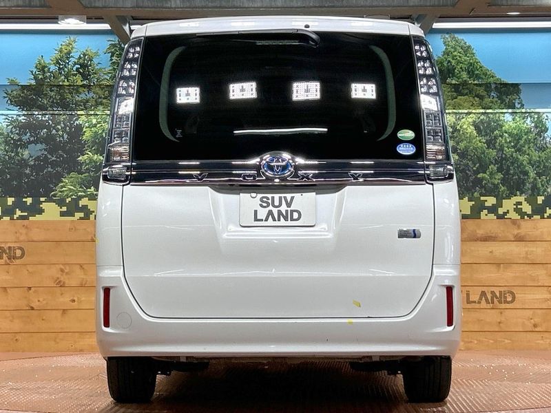 2015 Toyota Voxy DAA-ZWR80G (UW-6a925017386fa)[13]