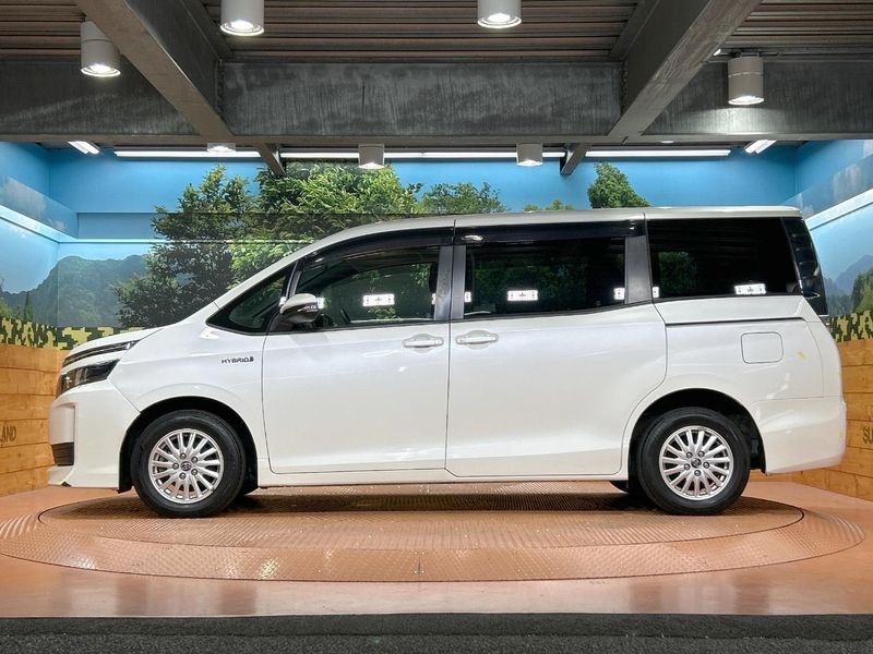 2015 Toyota Voxy DAA-ZWR80G (UW-6a925017386fa)[11]