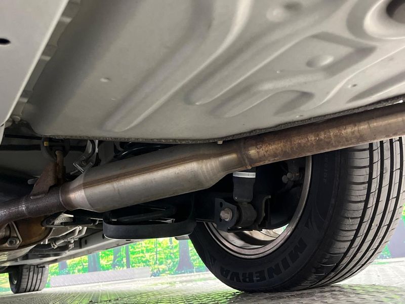 2019 Toyota Noah DAA-ZWR80W (UW-6a92501aa6d8b)[14]