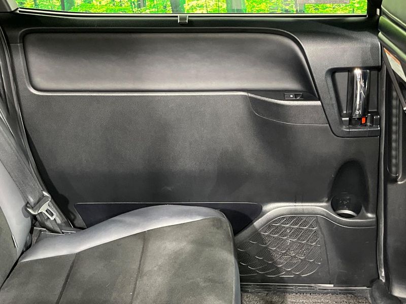 2019 Toyota Noah DAA-ZWR80W (UW-6a92501aa6d8b)[4]