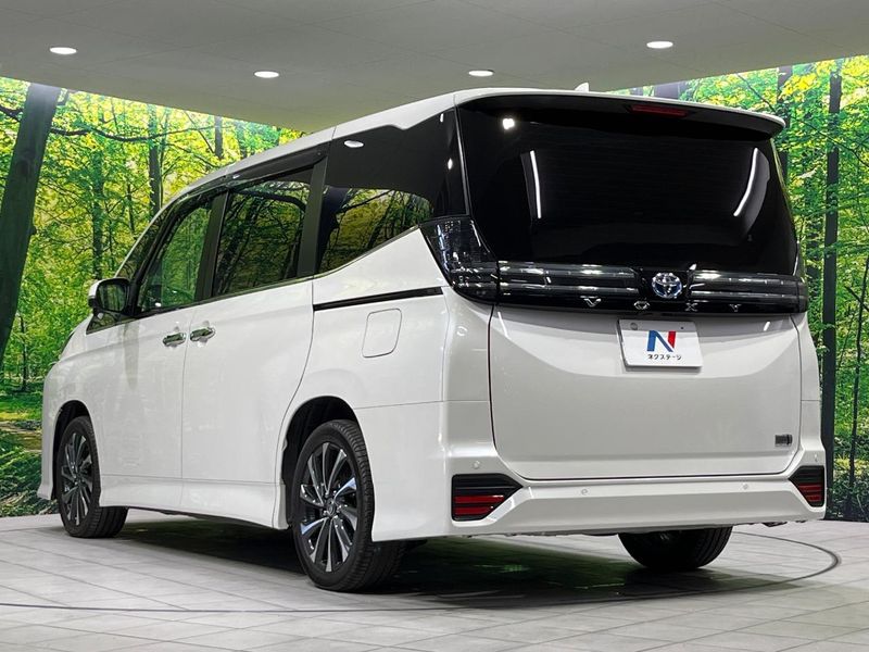2022 Toyota Voxy 6AA-ZWR90W (UW-6a92502039c6a)[25]