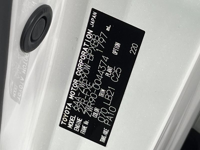 2022 Toyota Voxy 6AA-ZWR90W (UW-6a92502039c6a)[1]