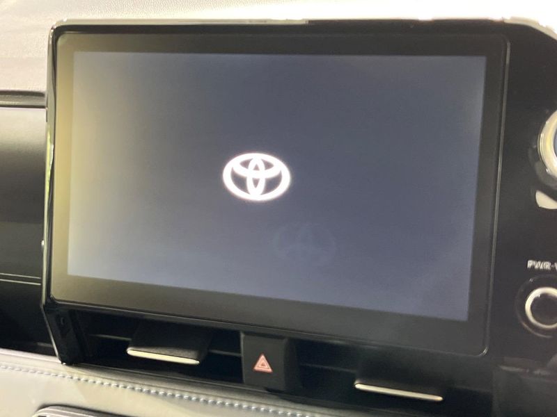 2022 Toyota Voxy 6AA-ZWR90W (UW-6a92502039c6a)[4]