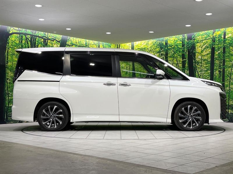 2022 Toyota Voxy 6AA-ZWR90W (UW-6a92502039c6a)[22]