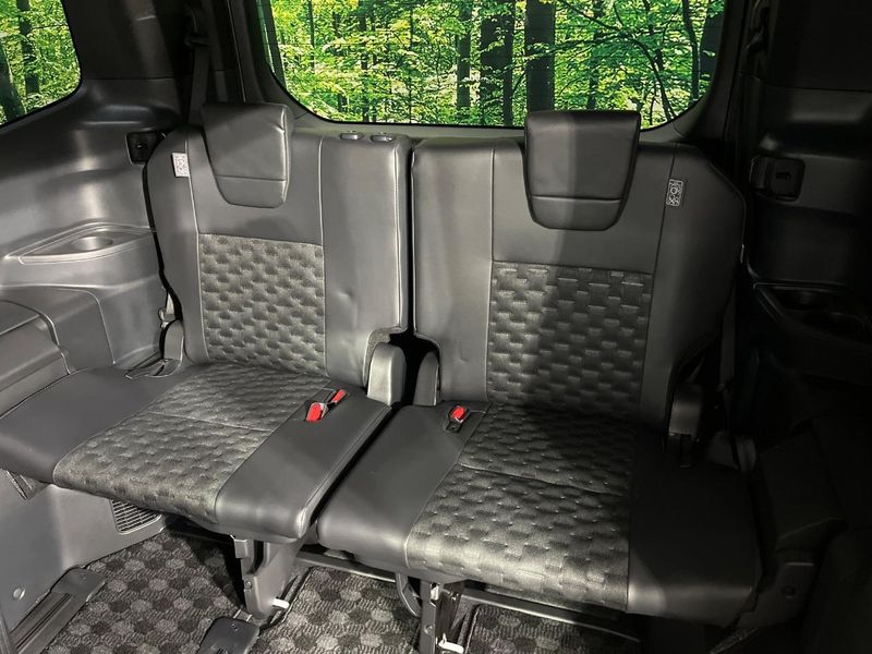 2022 Toyota Voxy 6AA-ZWR90W (UW-6a92502039c6a)[29]