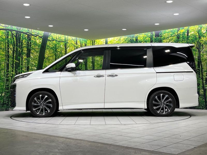 2022 Toyota Voxy 6AA-ZWR90W (UW-6a92502039c6a)[26]
