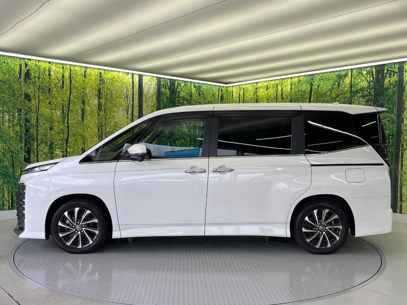 2023 Toyota Voxy 6AA-ZWR90W (UW-6a9250239312b)[10]
